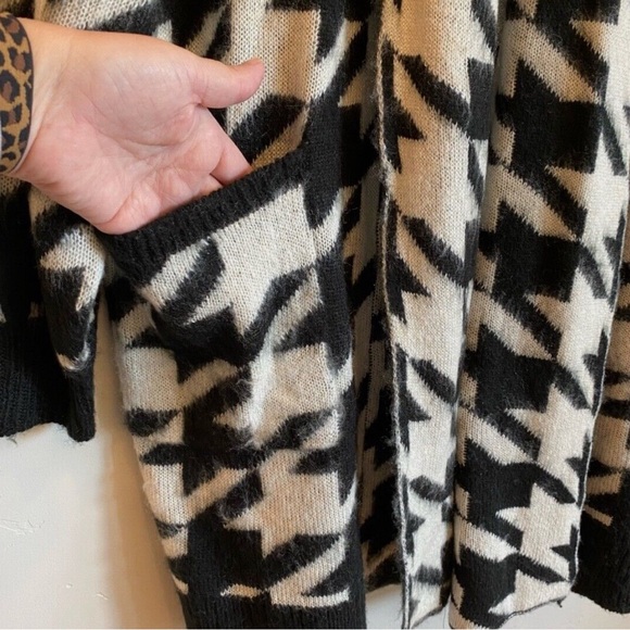 Who What Wear Women's Sz Medium Cardigan Hounds Tooth Sweater - Picture 3 of 6
